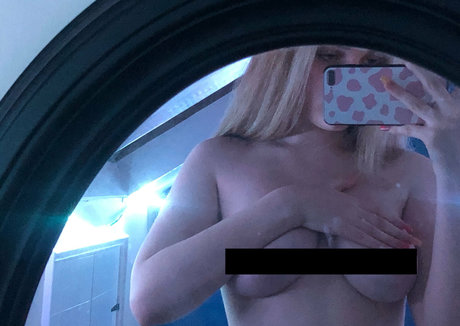 elkesophiaa beautiful model pic