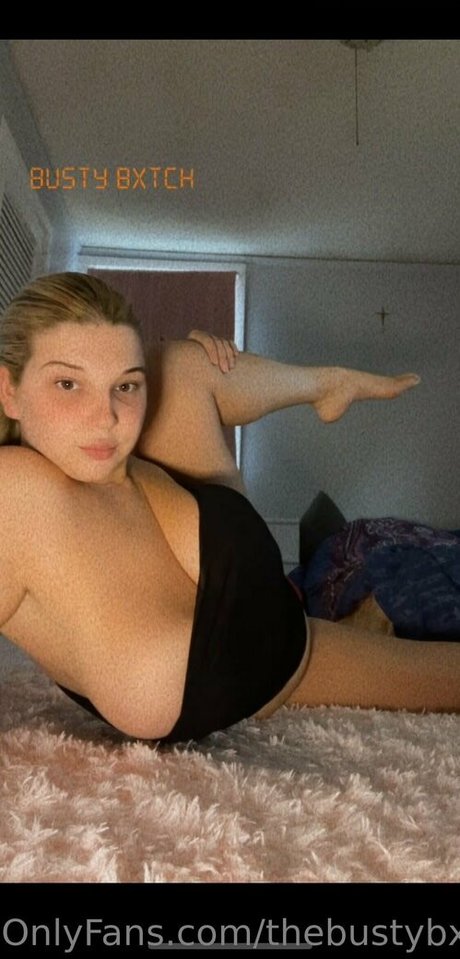 thebustybxtch model hot pics