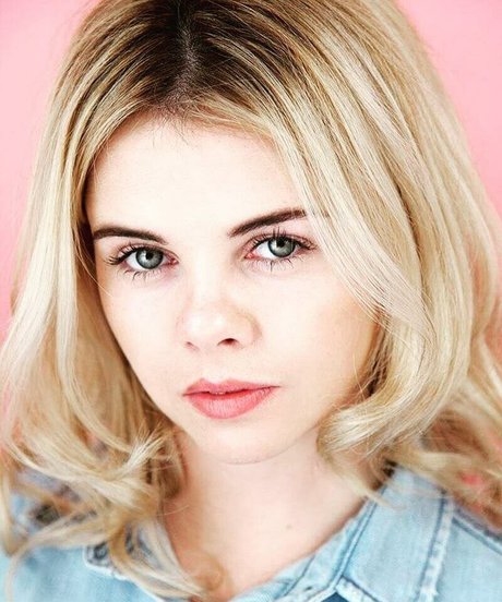 Saoirse Monica Jackson star nice photo