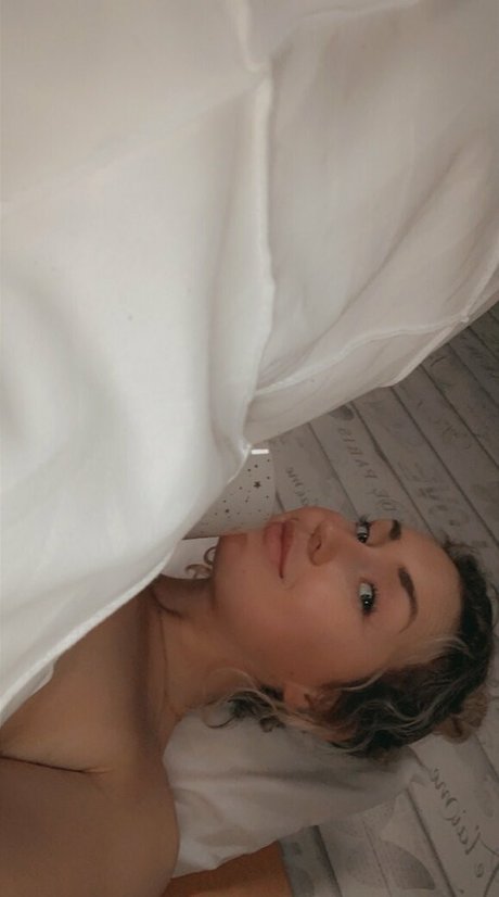 bigbadbee erotic star galleries