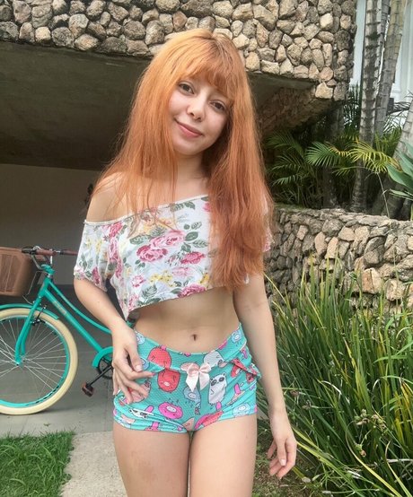babycaroline69 erotic model picture