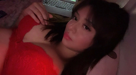 escieh pornographic model img
