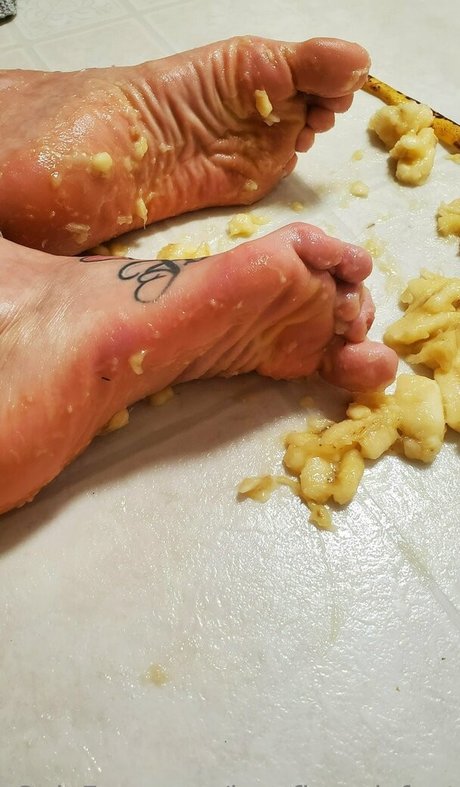 lovefiercelyfeet sexy model gallery