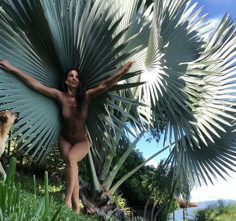 Yanusya nude model photos