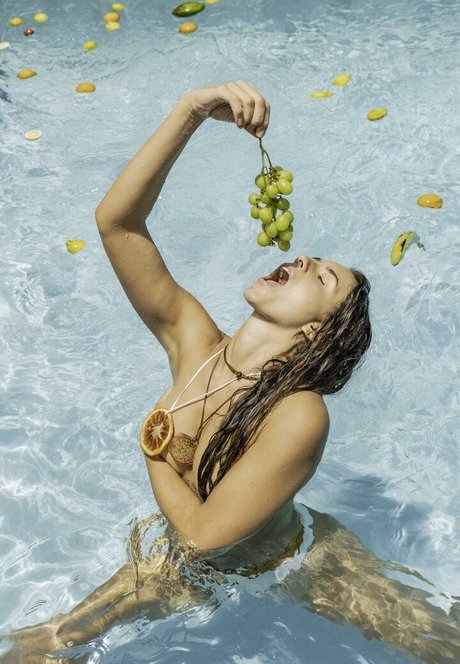 Yanusya sexy pornstar image