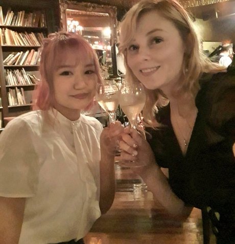 Sydney Poniewaz pretty actress image