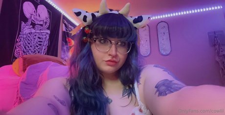 cowlil model top photo