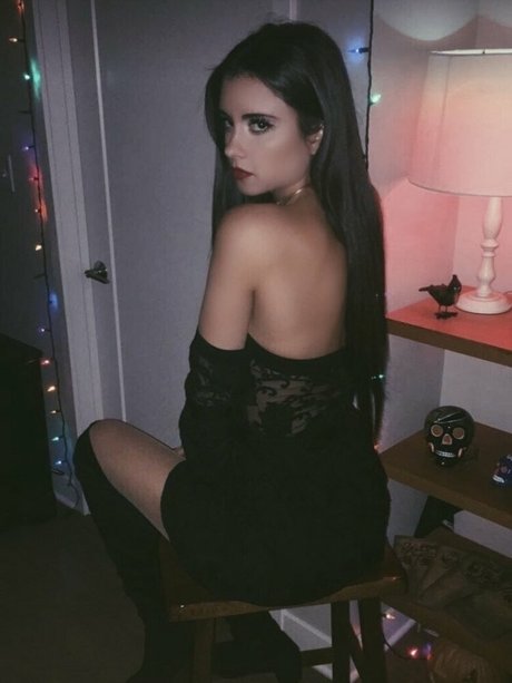 galacticgypsy28 art model photo