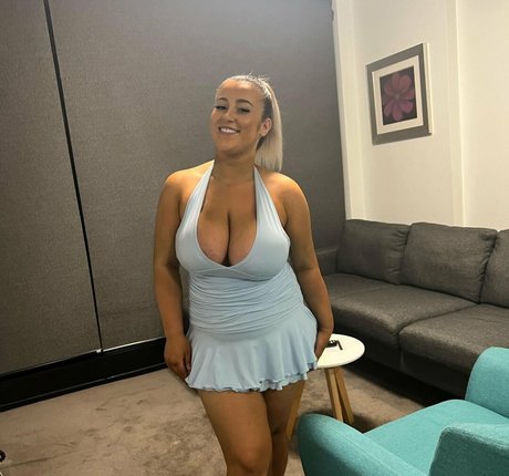 Stephanie C pretty actress image
