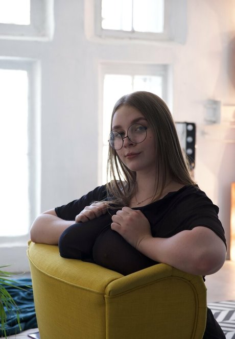 lucylaistner exclusive pornstar pictures