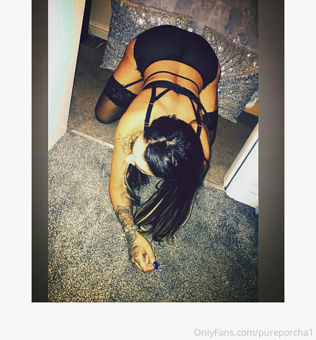 hotnaughtygirlfriend1 sex model picture