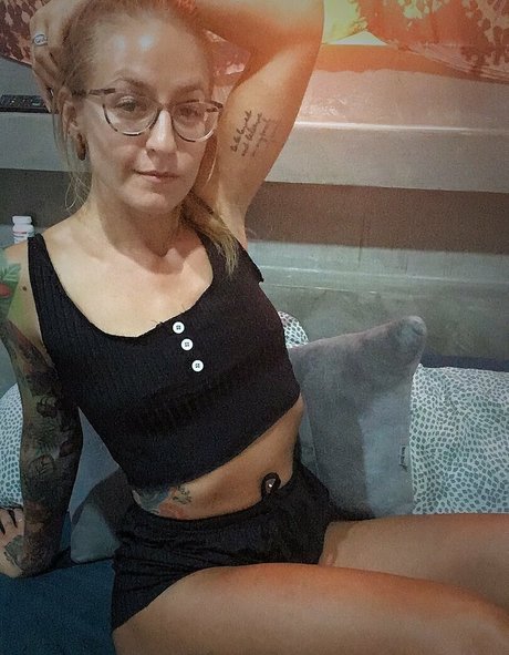 blonde trans onlyfans nude picture