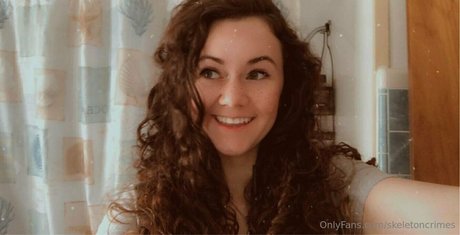 skeletoncrimes erotic actress pics