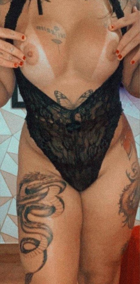 Hillary Andrade perfect model photos