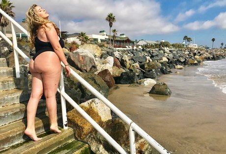 Lo Sangstaaa star pornographic images