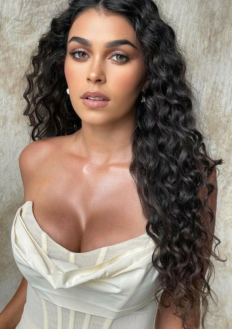 Natacha Karam pretty model gallery
