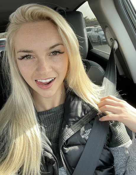 Mandy Marx porn star photo