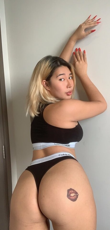 chocolatedumplingfree beautiful model image