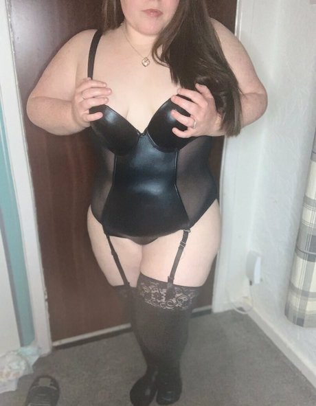 escapepearly star sex photos