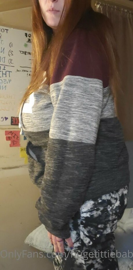 hugetittiebabexxxfree model top pic