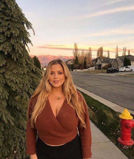 shemale outdoor onlyfans adult images