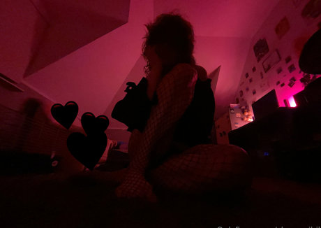 sweet cloudlet nudes model photo