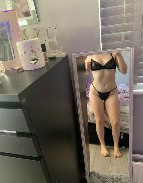 deliriousvirgo xxx pornstar pic