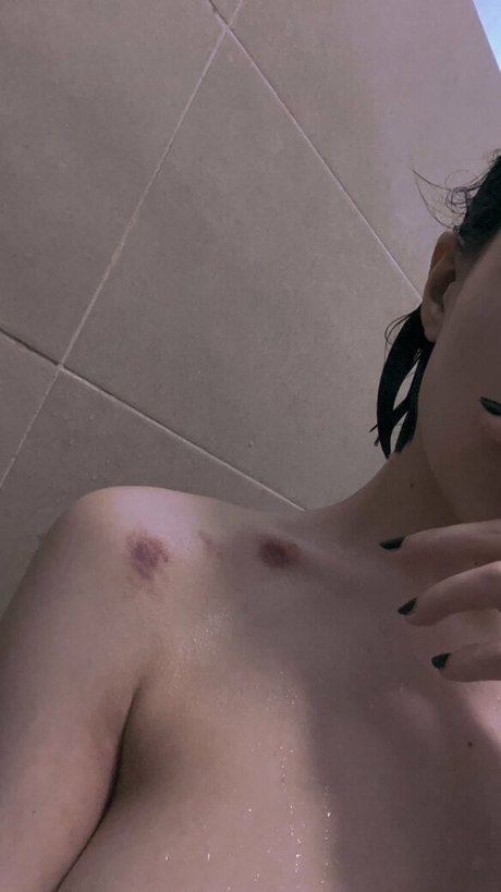 dumbbuni nudes actress images