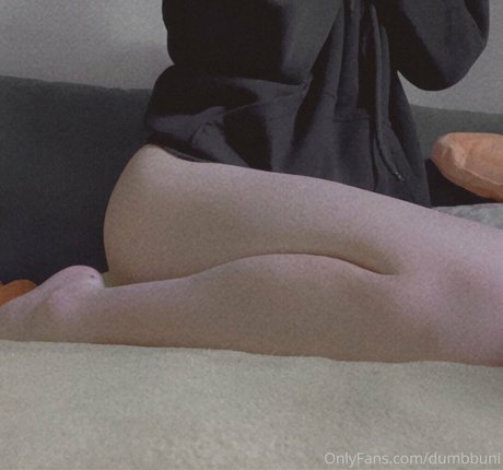 dumbbuni pornographic model pic