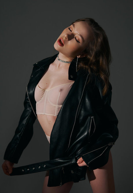 your lulu erotic star pic