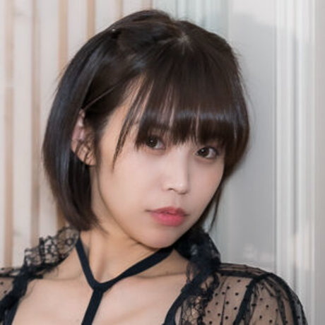 Tsugu Manaka actress photos