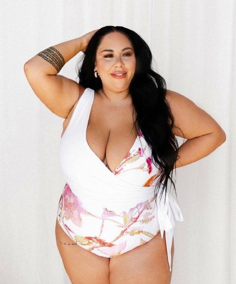 Antonia Waerea Adams pornstar perfect photos