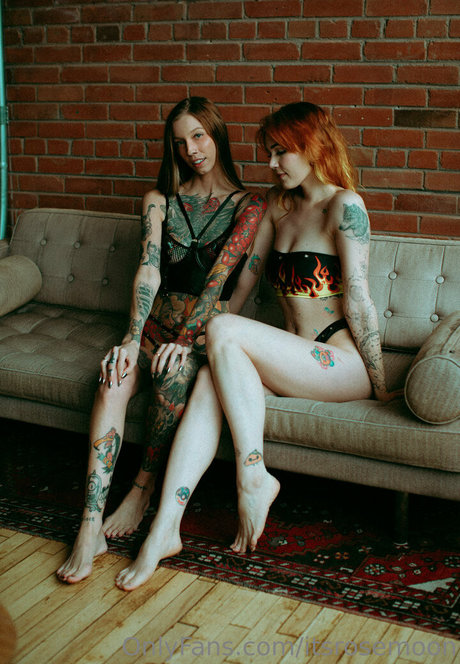 itsrosemoon model naked images