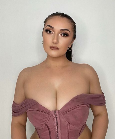 Sammie Warren erotic model images