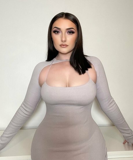 Sammie Warren top profile image