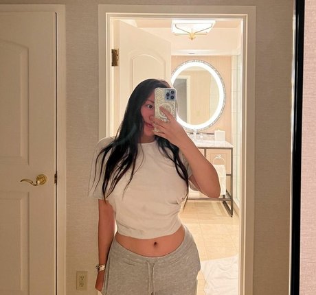 Rebecca Liu xxx model pics