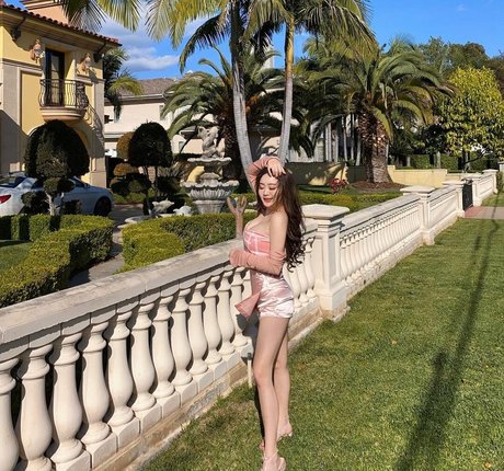 Rebecca Liu star adult photos