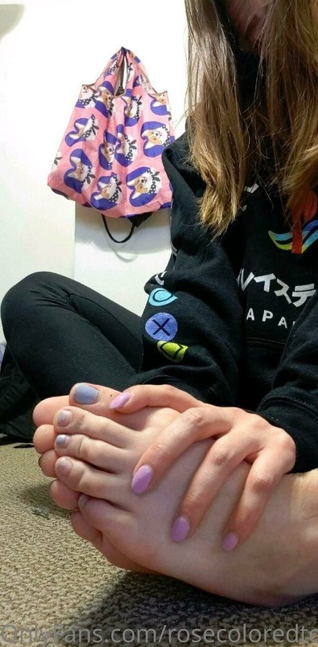 rosecoloredtoesfree model nudes picture