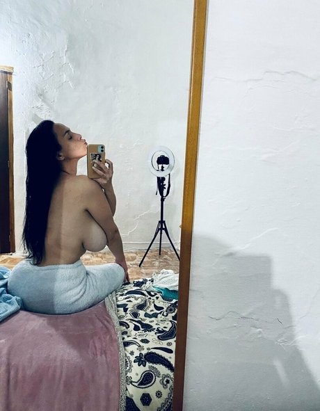 Castiza Vixens naked model images
