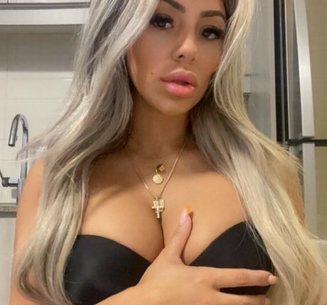 Milliondollamamiiii erotic actress img
