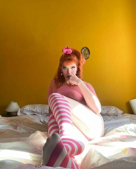 luvooba model nude picture