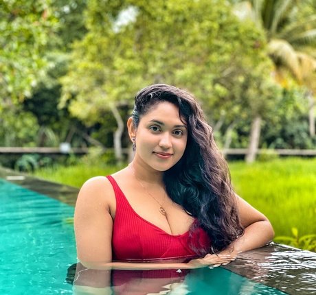 Nimesha Jayarathne model high quality archive