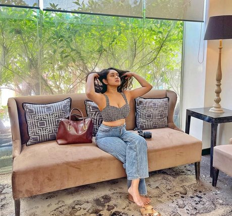 Nimesha Jayarathne pornstar erotic picture