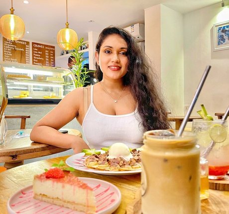 Nimesha Jayarathne erotic model archive