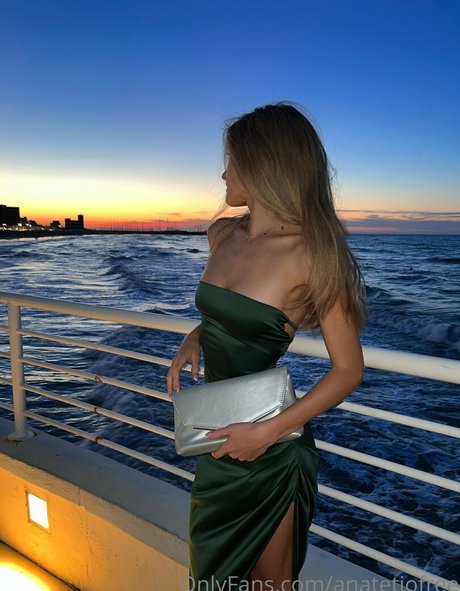 anatetiofree model nude gallery