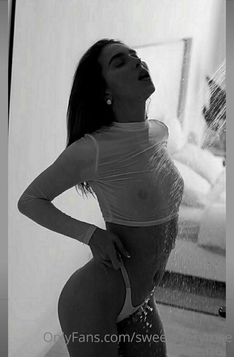 sweetaveryrose xxx pornstar pictures