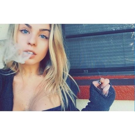 shannonc942 top profile image