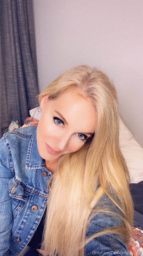 Ellehotmom star sex pictures