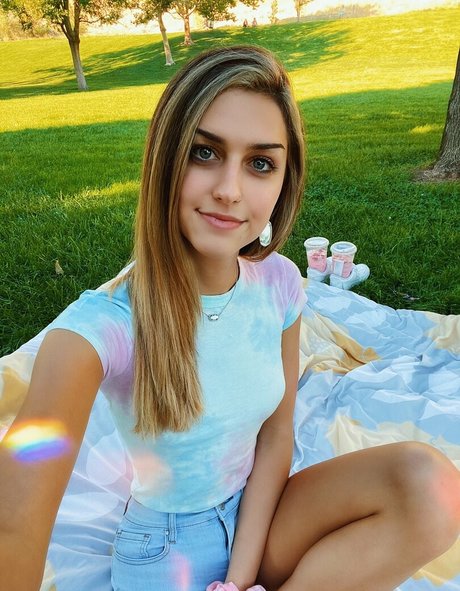 Sophie Sommers nice model pics