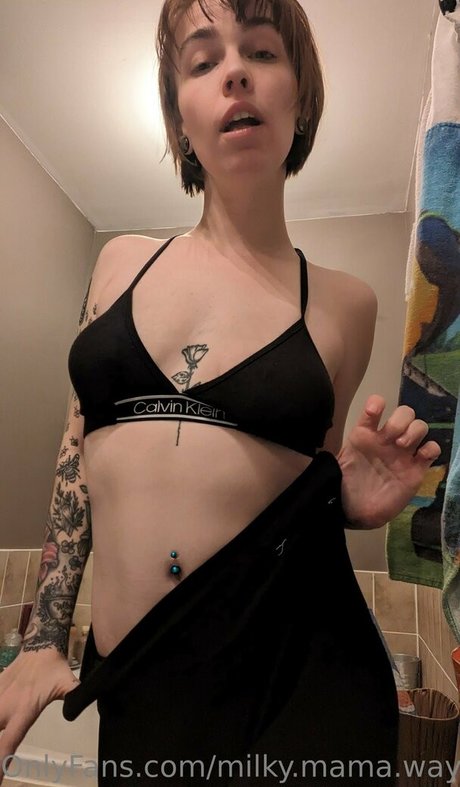 milky mama way model nude pic